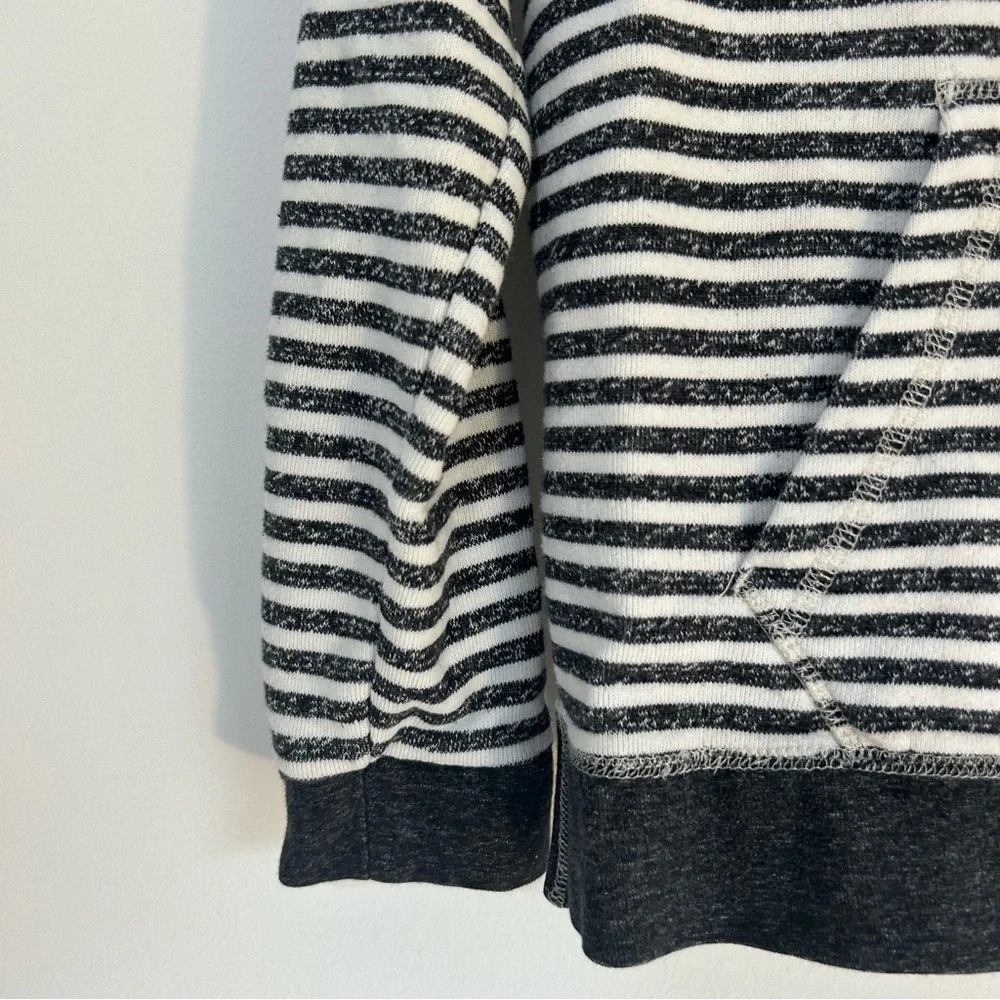 Volcom Hoodie Womens White Black Striped Pullover Long Sleeve with Pocket Size S - Picture 3 of 9